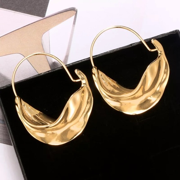 Fashion Gold Tone Drop Earrings - Picture 2 of 5